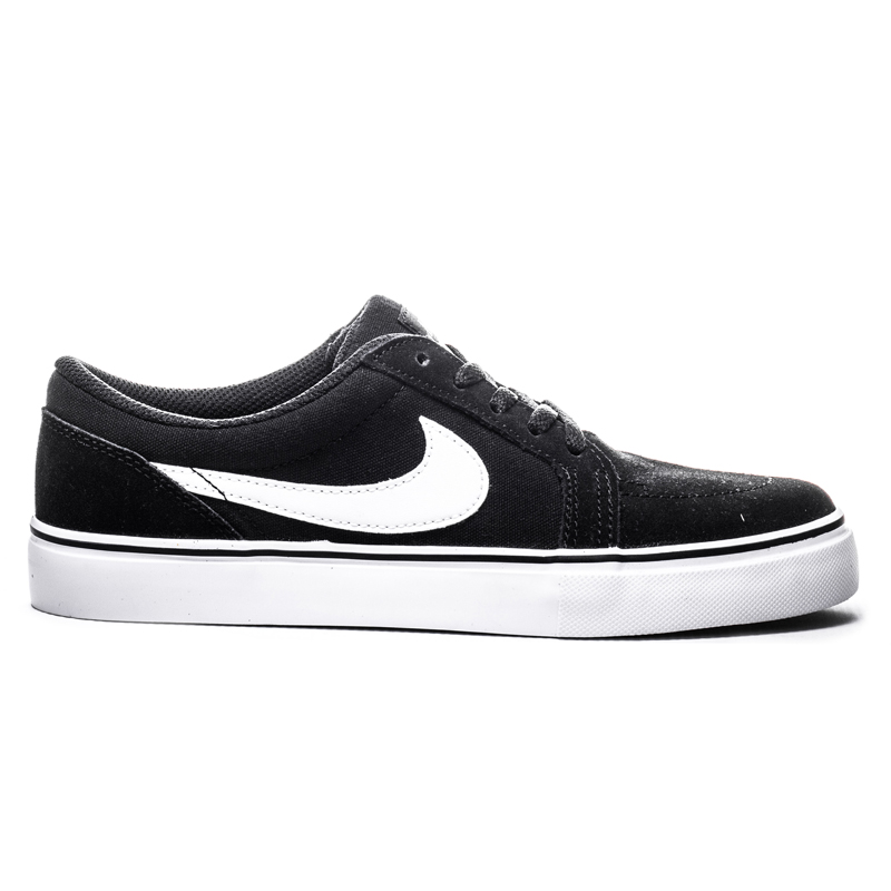 Buty Nike SB Satire II GS Black White Hulajnogi wyczynowe cz ci i akcesoria sklep Warszawa Scootive